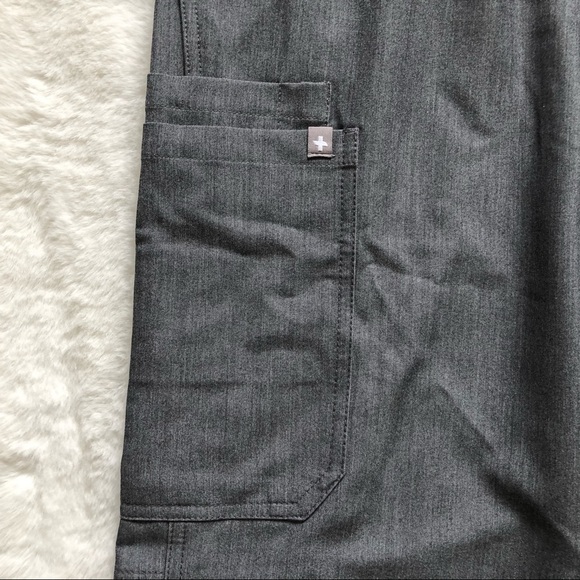FIGS NWT KADE Grey Cargo Scrub Pants Nurse Doctor Scrubs Work Hospital - Picture 6 of 13